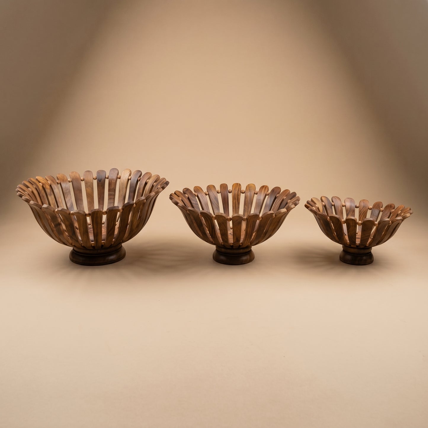 Luxury Handcrafted Wooden Fruit Basket Set – Decorative Serving Bowls (3 Pieces)