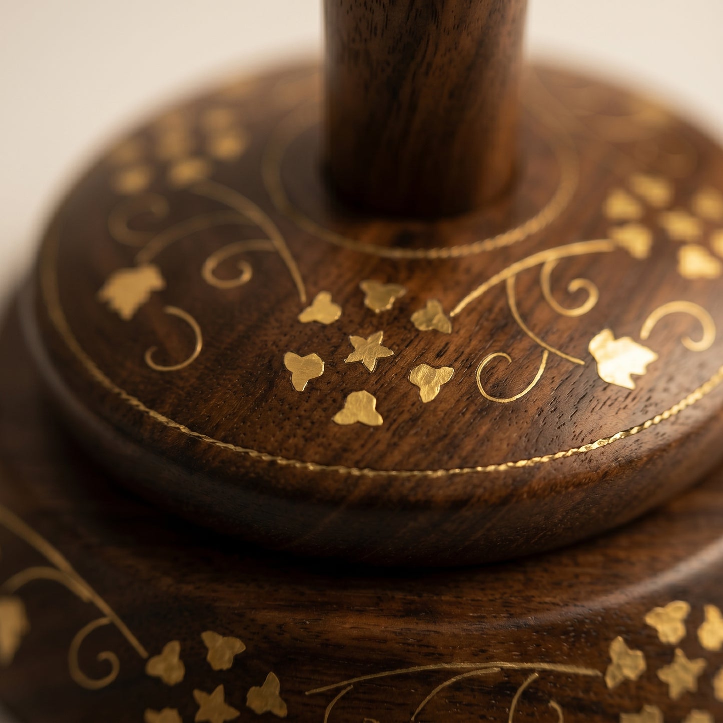 Handcrafted Sheesham Wood Tissue Roll Holder – Decorative Wooden Paper Towel Stand with Brass Inlay Design